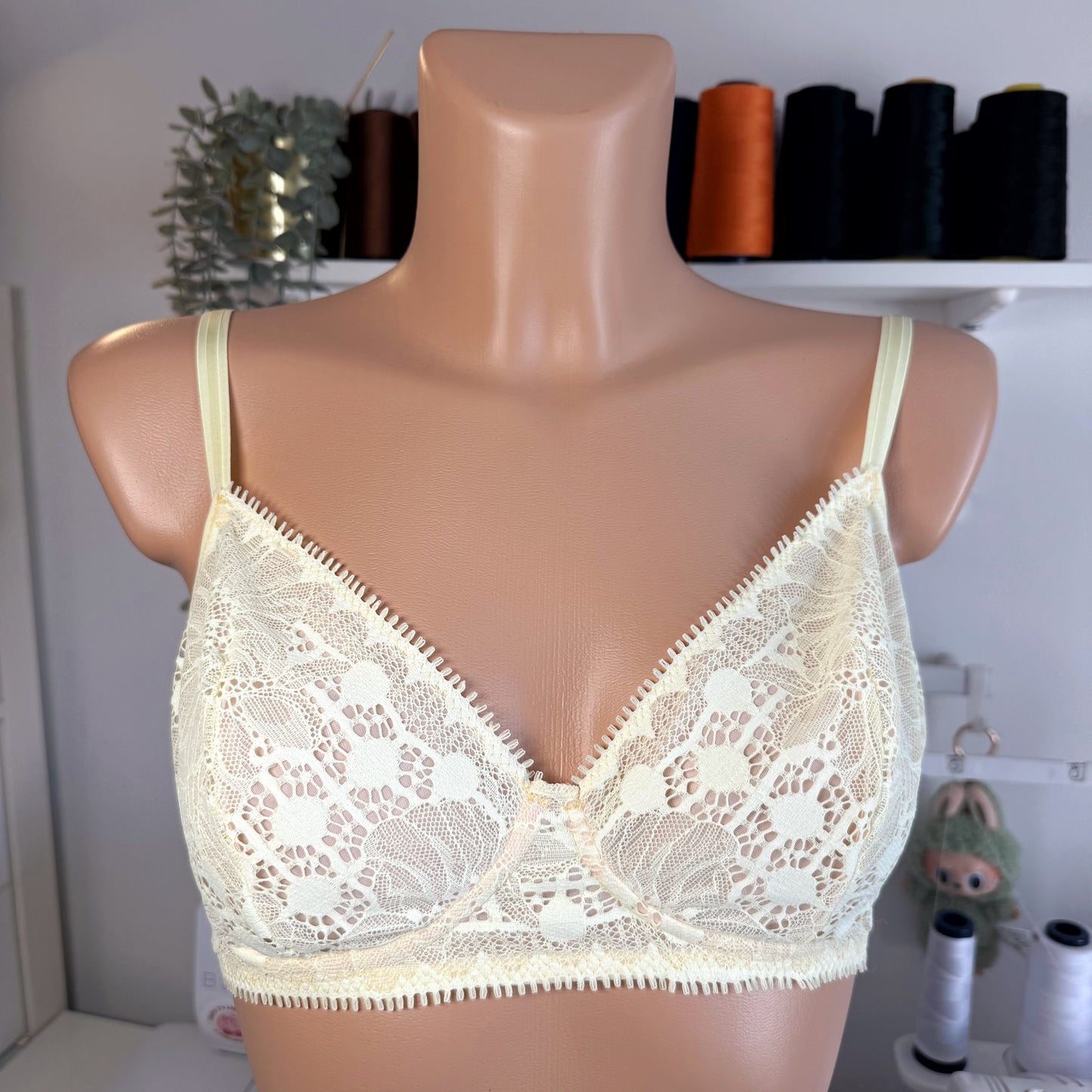 Box lingerie : jaune