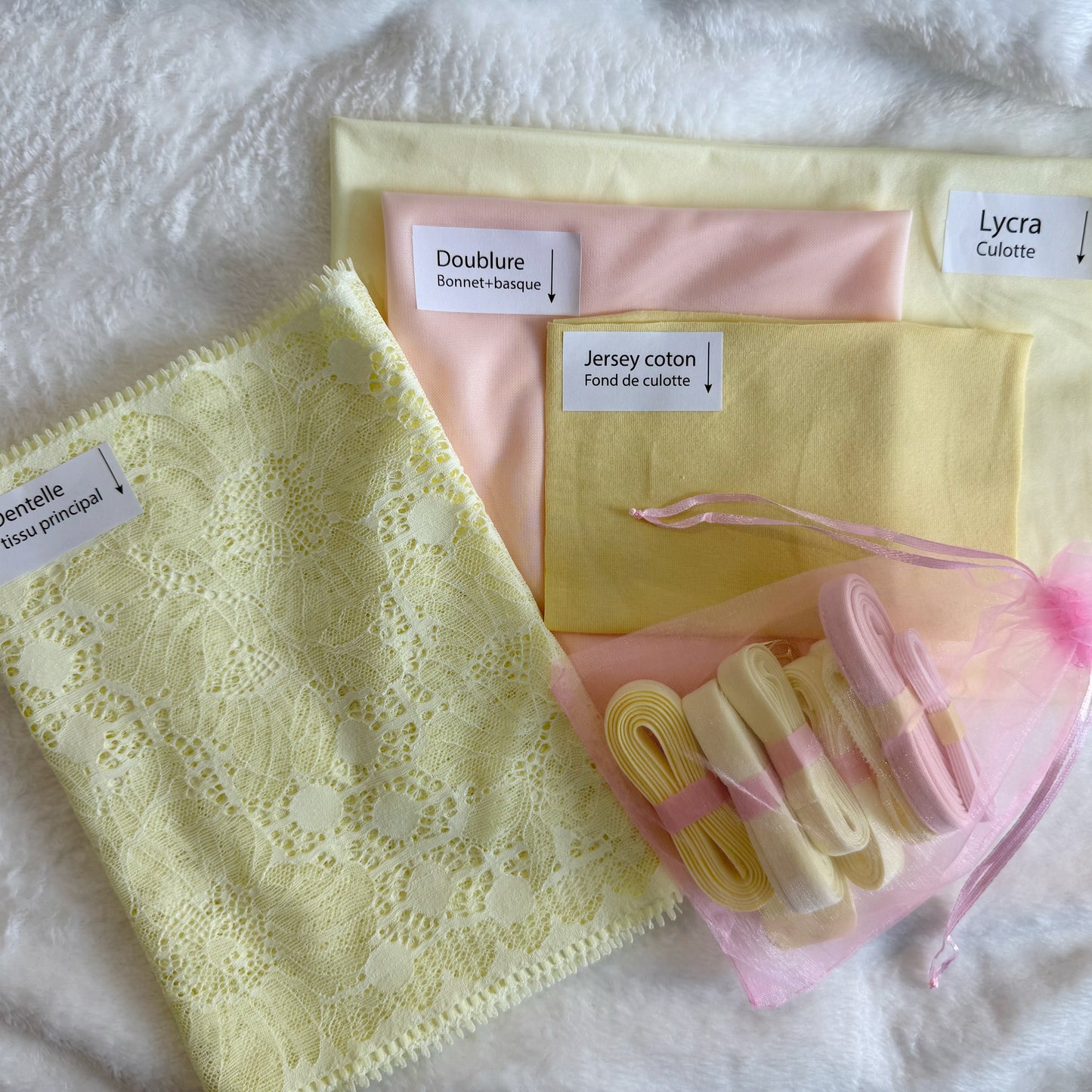 Box lingerie : jaune