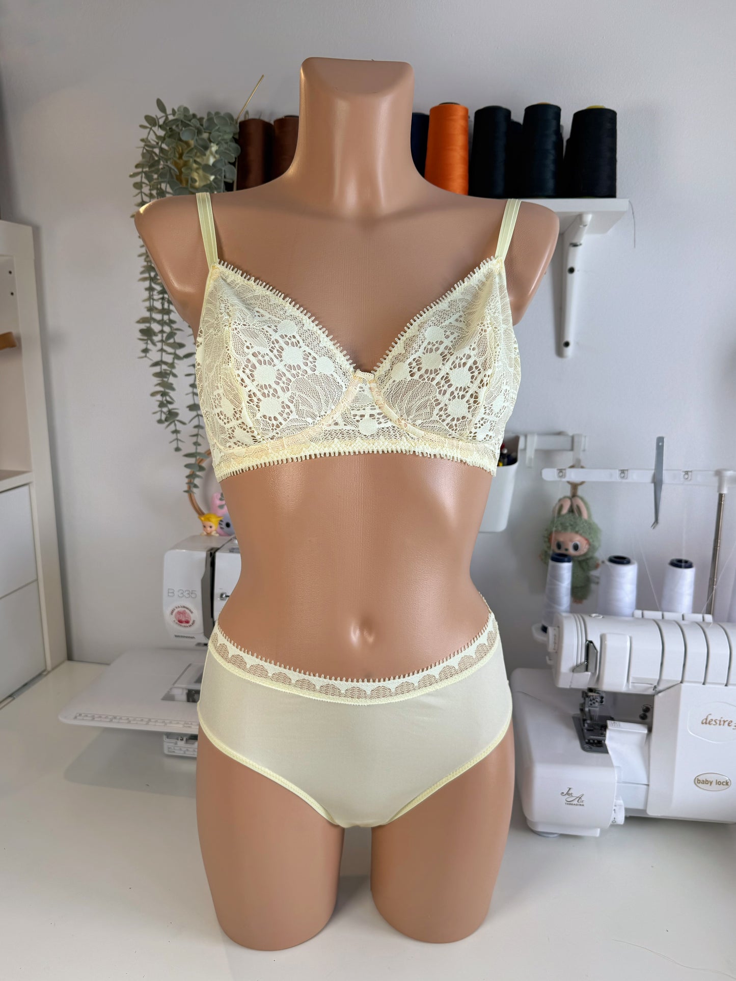 Box lingerie : jaune