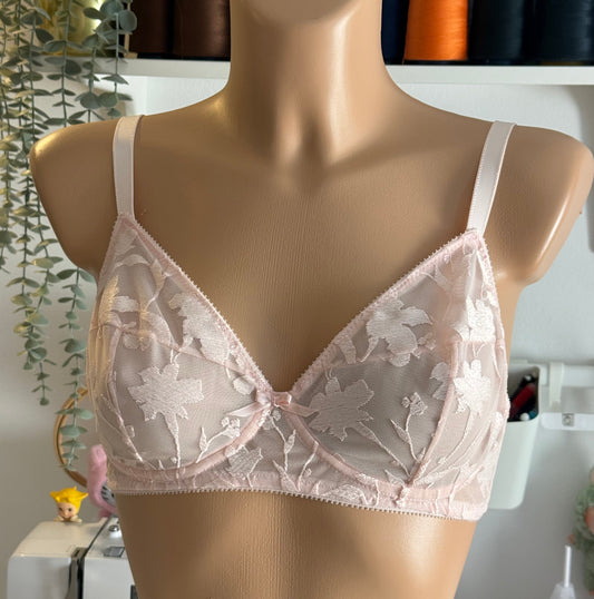 Le soutien-gorge sans-armature : patron + guide